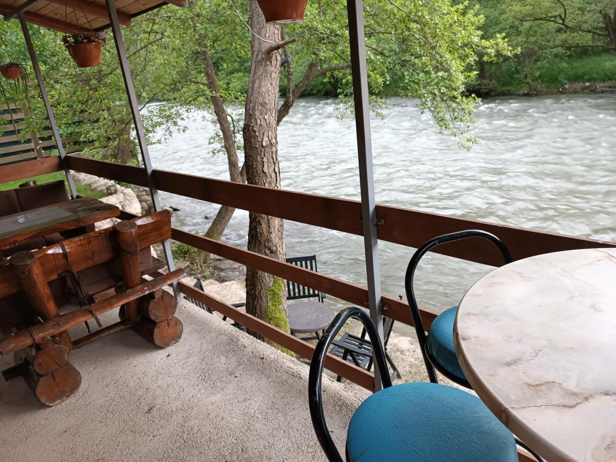 Cottage Auto Camp Vinac Яйце Номер фото